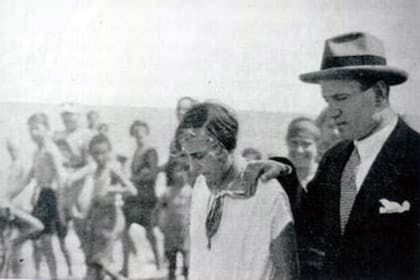 Benito Mussolini y su hija Edda