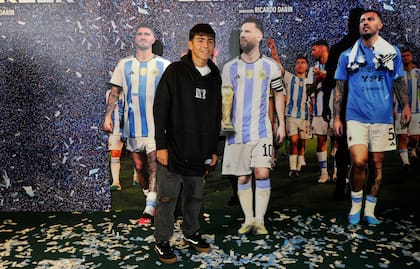 Benjamín Agüero, hijo del Kun y nieto de Diego Armando Maradona, no quiso perderse la cita