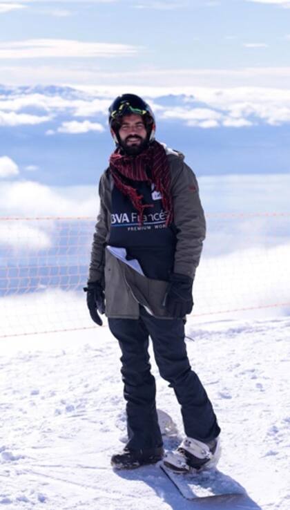 Benjamín Alfonso practicó snowboard en el Cerro catedral