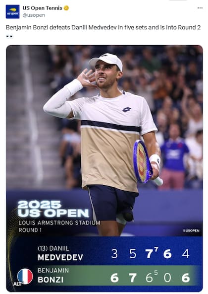 Benjamin Bonzi celebra su victoria sobre Daniil Medvedev en el US Open 2025 (Fuente: @usopen)