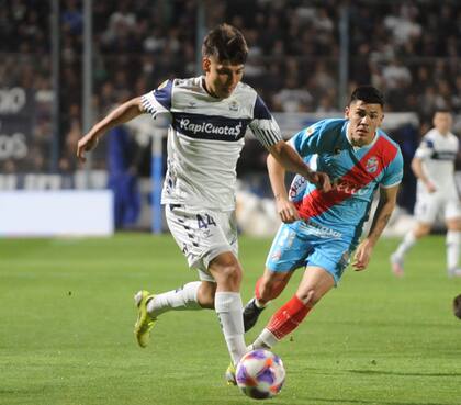 Benjamín Domínguez, uno de los juveniles de Gimnasia y Esgrima La Plata que encontraron la chance con Gorosito