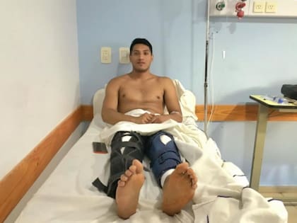 Benjamín Roldán con ambas rodillas intervenidas