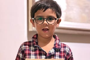 La campaña liderada por chicos que lleva figuritas de la selección a niños internados en el hospital