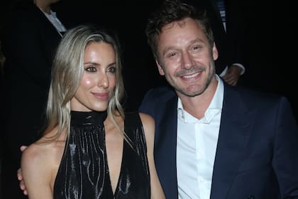 Benjamín Vicuña aseguró que estaba "todo bien" con su pareja tras el encuentro con Graciela Alfano