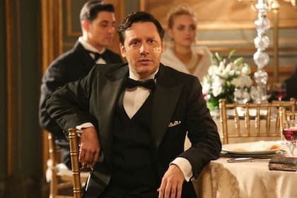 Benjamín Vicuña como Torcuato Ferreyra