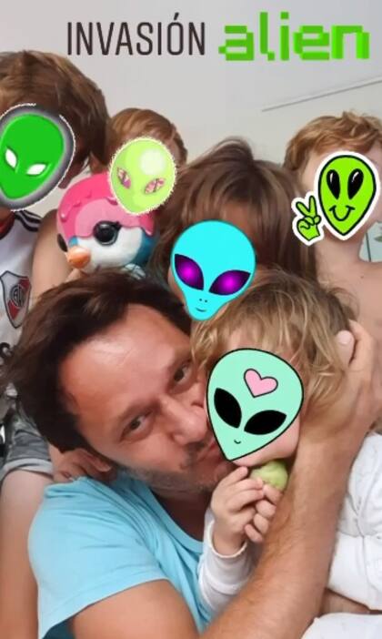 Benjamín Vicuña divirtiéndose, con Bautista, Beltrán, Benicio, Rufina y Magnolia