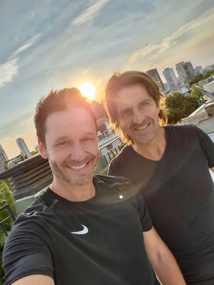 Benjamín Vicuña junto a su entrenador Maxi Martínez Monzón