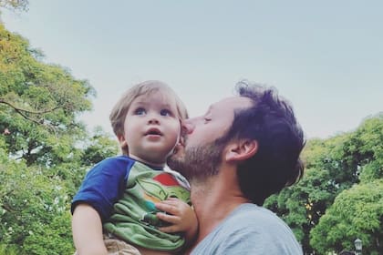 Benjamín Vicuña junto a su hijo menor, Amancio