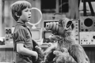 La dramática historia de vida de Benji Gregory, el niño de Alf que murió junto a su perro