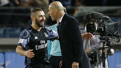 Benzema celebra su gol con Zidane