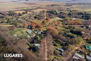 Un pueblo con diagonales, dos vagones de subte, golondrinas y artesanías que se reinventa