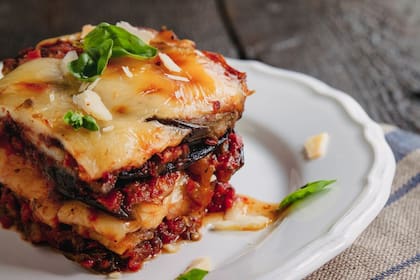 Berenjenas a la sarda con tomate y gratinadas con queso (del restaurante La Locanda).