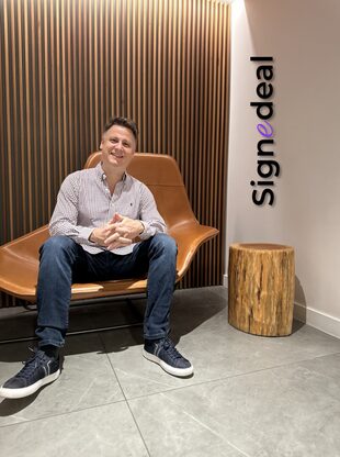 Berenstein es psicólogo, pero siempre trabajó en tecnológicas.