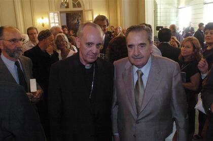Bergoglio y Alfonsín, en el Episcopado, en 2006