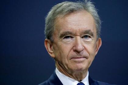 Según la revista Forbes, Bernard Arnault encabeza el ranking online de multimillonarios con una riqueza personal de 213,7 mil millones de dólares.