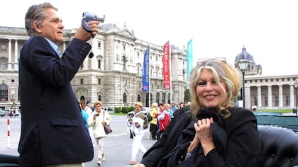 Bernard d´Ormale, asesor de Jean Marie Le Pen, se convirtió en su cuarto esposo