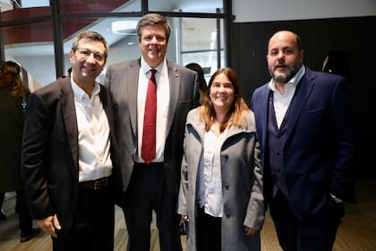 Bernardo García (General Motors), Federico Ovejero (General Motors), Manuela López Menéndez (Gobierno de la Ciudad de Buenos Aires) y Gustavo Castagnino (Genneia)