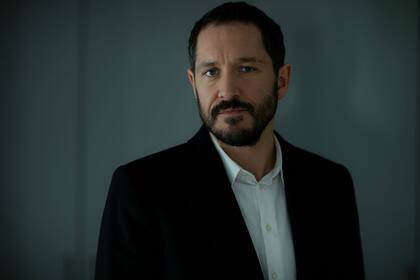 Bertie Carvel en la piel de Simon, el marido de Gemma