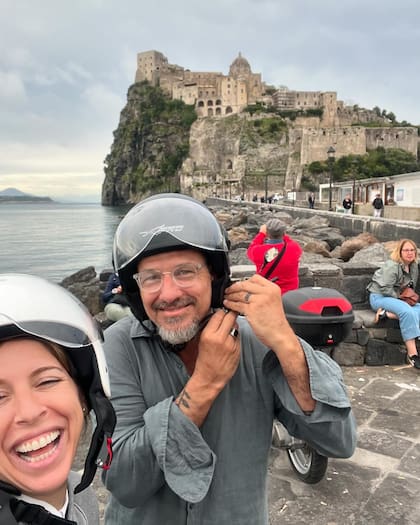 Bertotti compartió varias postales de sus viajes con Amador (Foto: Instagram @florbertottiok)