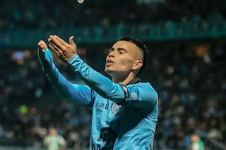 Chino, armenio y pirata: el 10 de Belgrano que juega con el corazón en la mano