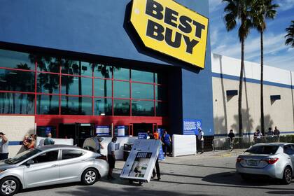 Best Buy alertó sobre incrementos en electrónicos: componentes exentos temporalmente y proveedores ya trasladan costos a precios finales