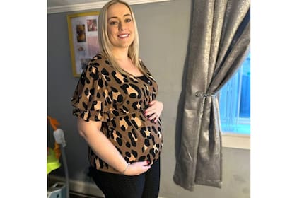 Beth McDermott está embarazada por tercera vez