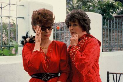 Betiana Blum (Nora) y China Zorrilla (Elvira), en una escena de la película dirigida por Doria