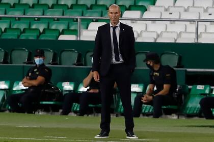 Zinedine Zidane, entrenador de Real Madrid, durante el partido en el que su equipo venció 3-2 a Betis, por la tercera fecha de la Liga de España.