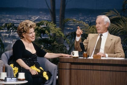 Bette Midler durante el famoso programa nocturno de Johnny Carson