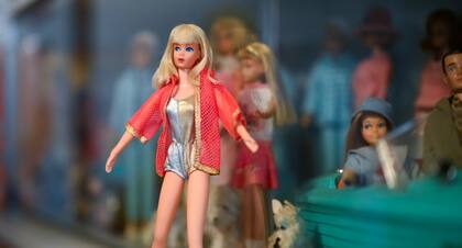Bettina Dorffman acumula más de 18 mil muñecas de Mattel