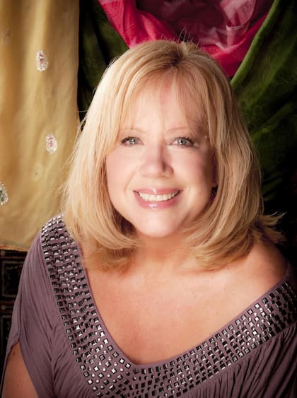 Betty B. Mercado, sobrina y colaboradora del fallecido astrólogo Walter Mercado, comparte las predicciones para agosto 2025 (Facebook/Walter Mercado)