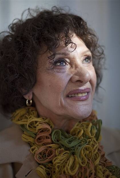 "Sufrí mucho porque era muy pobre, y las monjas me lo hacían sentir. Cuando no sabía una lección me decían ‘señorita, tiene que responderle al colegio porque usted sabe que está gratis’, delante de todo el grado", decía sobre su educación en un colegio religioso