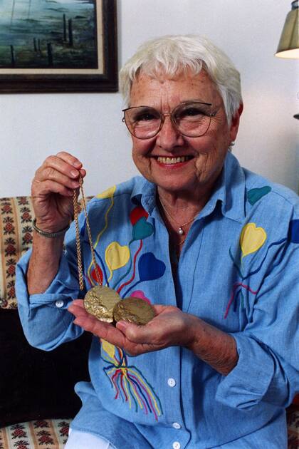 Betty Robinson, recordando los buenos tiempos con sus medallas olímpicas