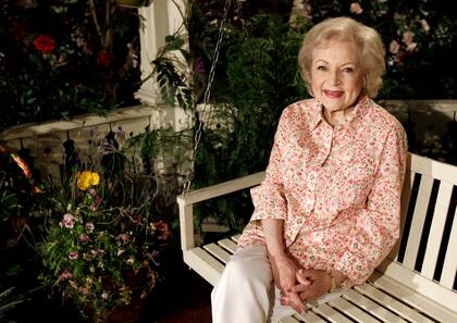 Betty White en 2010 formó parte del programa "Hot in Cleveland" 