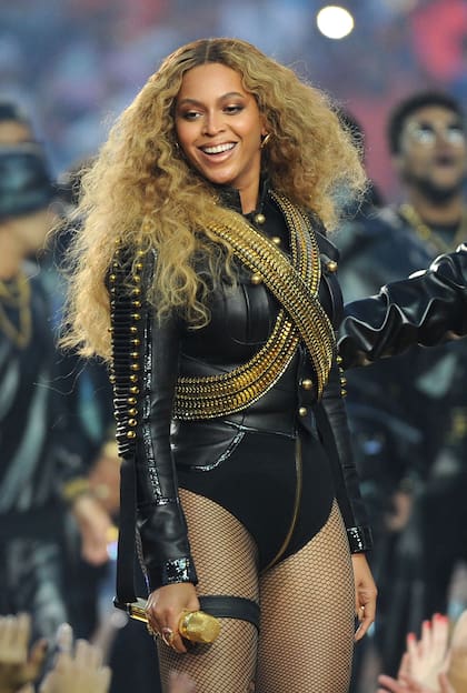 Beyonce compartió escenario con Chris Martin de Coldplay y Bruno Mars en 2016