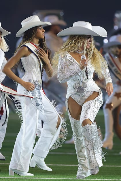 Beyoncé y su hija Blue Ivy deslumbraron en Texas.