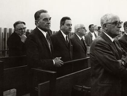 Biadene (a la derecha), junto a los otros imputados durante el juicio