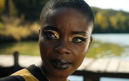 Bianca Barclay, interpretada por Joy Sunday, es la sirena principal en Wednesday (Netflix)