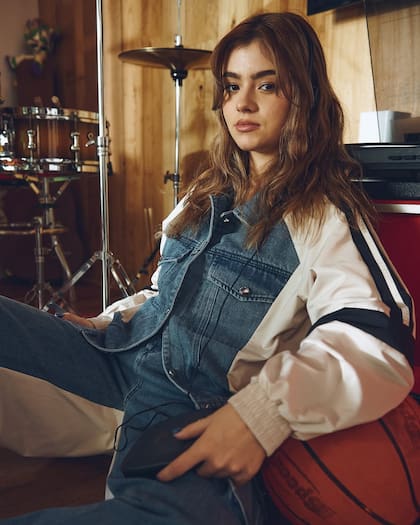 Bianca estudia la Licenciatura en Arte Dramático en la UNA; es influencer y tiene un pódcast y (Foto: Instagram @soyrada)