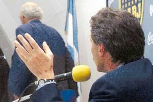 Bianchi se va; Macri se queda hablando solo