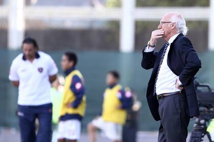 Bianchi y Pizzi juegan el futuro de sus equipos