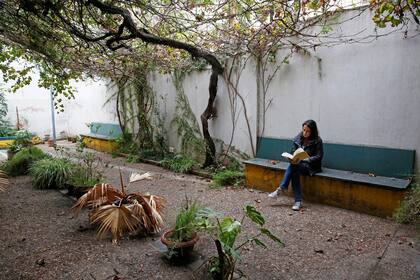 Patio trasero de la Biblioteca José Marmol