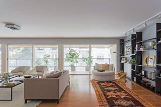 Compraron el depto que alquilaban y lo reformaron a la medida de su vida familiar