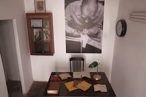 Los años desconocidos, grises y luminosos de Borges en la biblioteca Miguel Cané