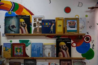 Sector de literatura infantil de la Biblioteca Popular del barrio Ramón Carrillo