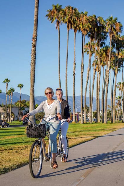 Bici doble en la ciclovía del boulevard Cabrillo, en la costa de Santa Bárbara