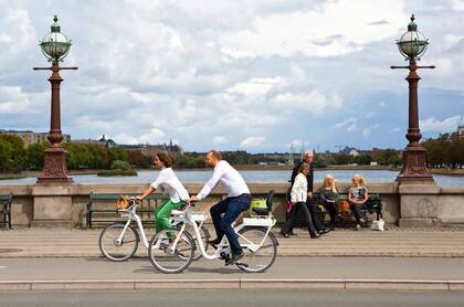 El puente Dronning Louise´s de Copenhague, un lugar elegido para pasear por los amantes de las bicicletas