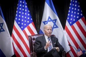 Presionado tras su apoyo sin restricciones a la ofensiva de Israel, Biden recalcula su postura sobre la guerra