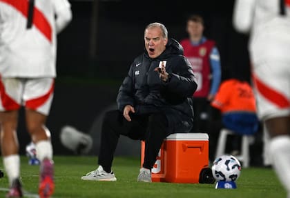 Bielsa, en el partido del último jueves, cuando Uruguay venció a Perú y aseguró la clasificación