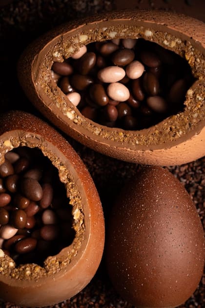 Bien rellenos, con praline crocante de avellanas y grageas de chocolate y almedras